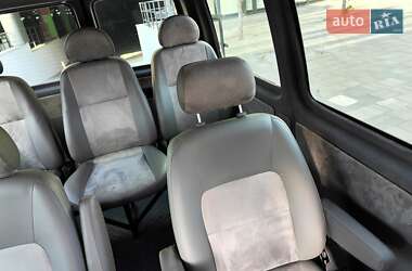 Минивэн Volkswagen Transporter 2010 в 