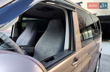 Минивэн Volkswagen Transporter 2010 в 