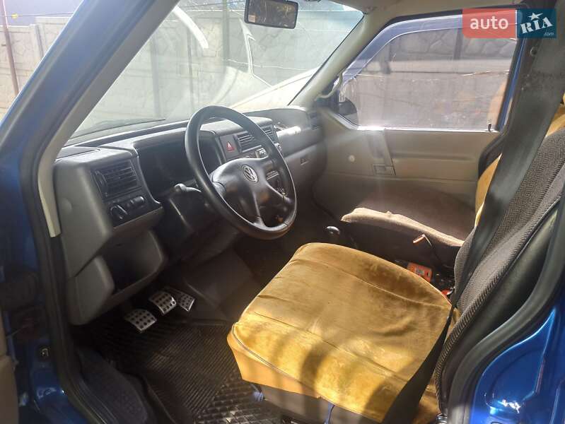 Минивэн Volkswagen Transporter 2000 в Ворзеле
