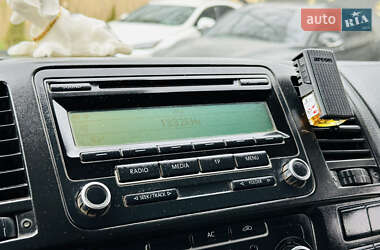 Грузовой фургон Volkswagen Transporter 2010 в 