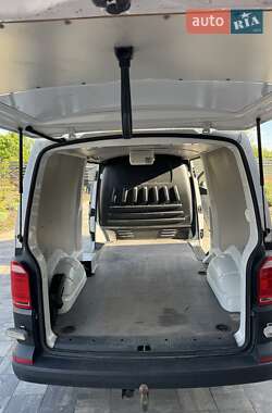 Грузовой фургон Volkswagen Transporter 2017 в 