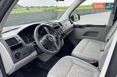 Минивэн Volkswagen Transporter 2013 в 