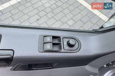 Минивэн Volkswagen Transporter 2013 в 