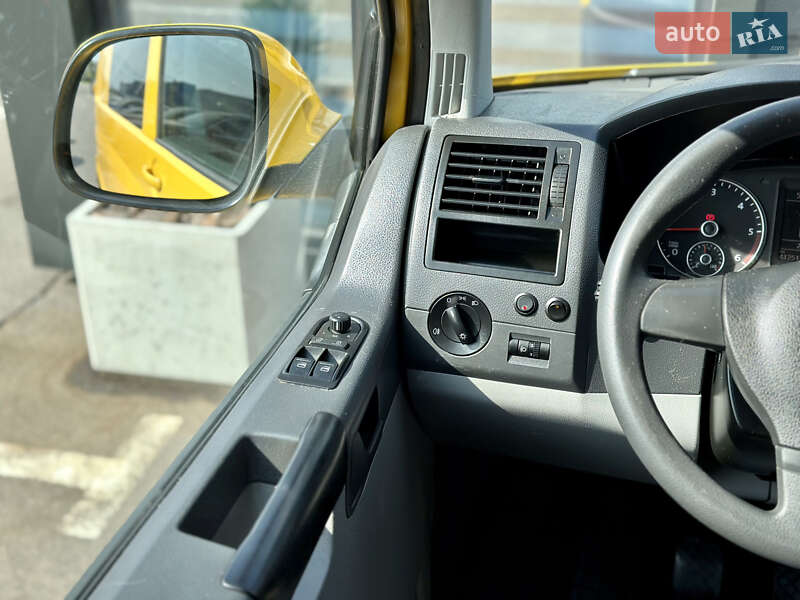 Грузопассажирский фургон Volkswagen Transporter 2013 в Кременчуге