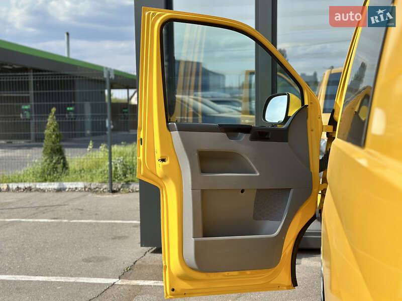 Грузопассажирский фургон Volkswagen Transporter 2013 в Кременчуге