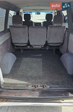 Минивэн Volkswagen Transporter 2002 в 