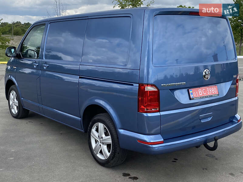 Грузовой фургон Volkswagen Transporter 2017 в Ирпене