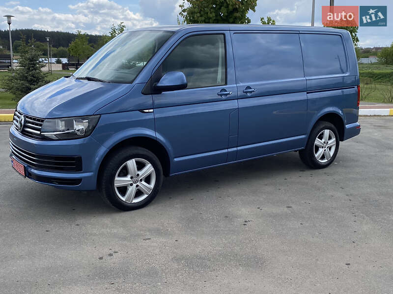 Грузовой фургон Volkswagen Transporter 2017 в Ирпене