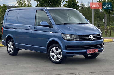 Вантажний фургон Volkswagen Transporter 2017 в Ірпені