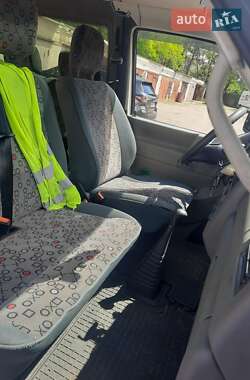 Минивэн Volkswagen Transporter 2000 в 
