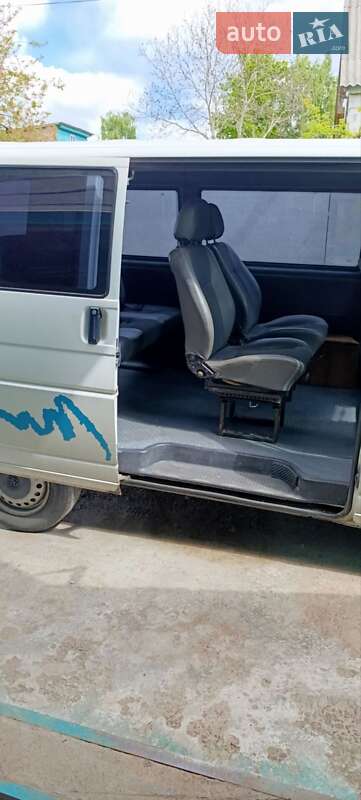 Минивэн Volkswagen Transporter 2002 в Чернигове