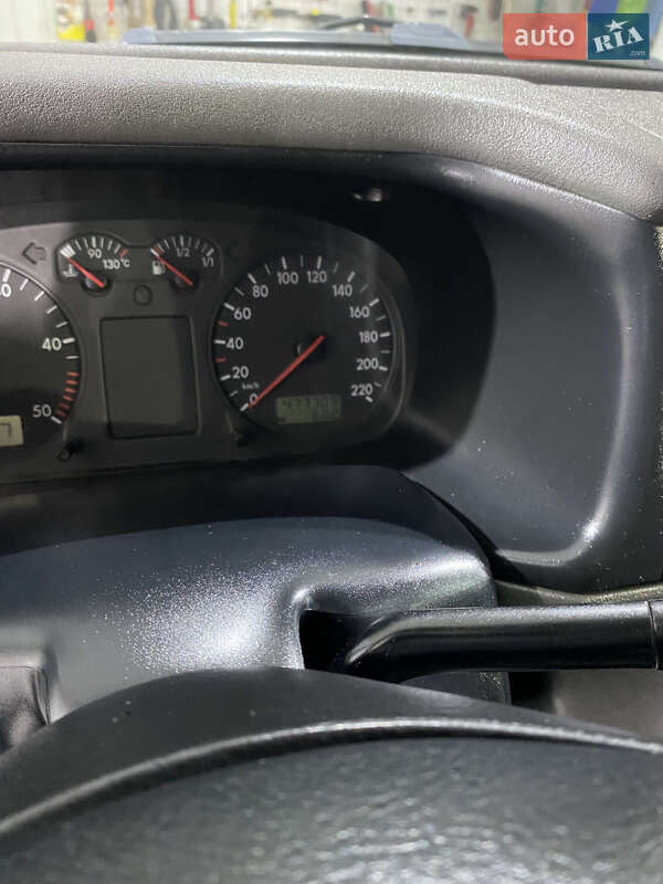 Минивэн Volkswagen Transporter 2001 в Косове