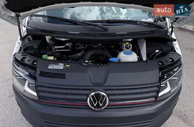 Минивэн Volkswagen Transporter 2016 в 