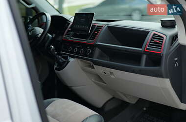 Минивэн Volkswagen Transporter 2016 в 