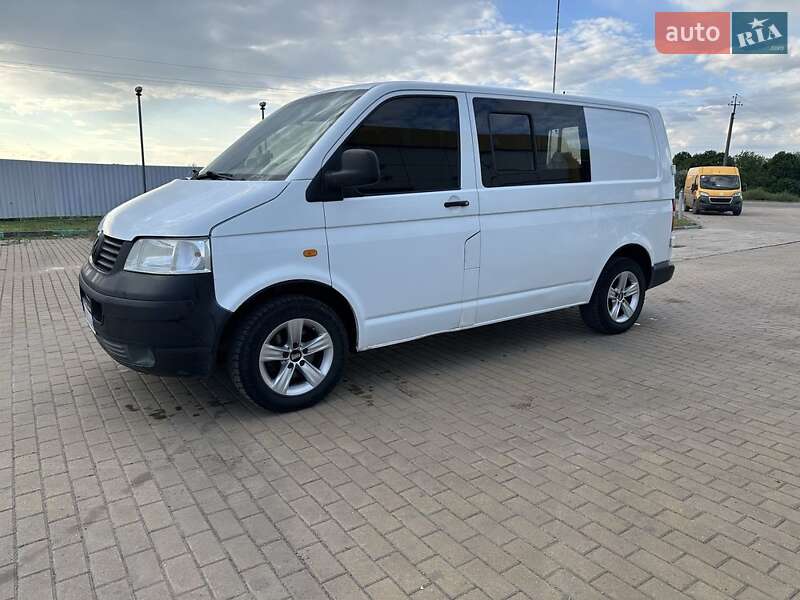 Вантажний фургон Volkswagen Transporter 2005 в 