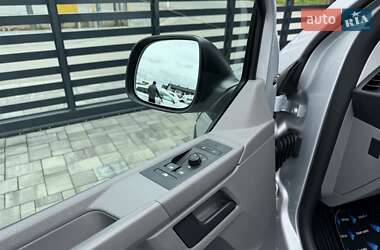 Вантажний фургон Volkswagen Transporter 2020 в 