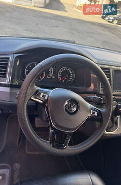 Минивэн Volkswagen Transporter 2016 в 