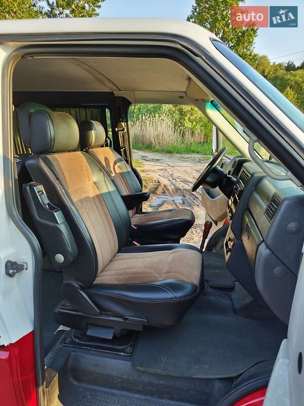 Грузопассажирский фургон Volkswagen Transporter 2000 в Харькове