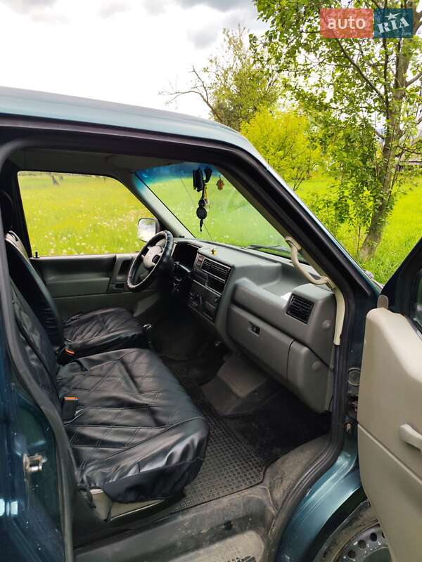 Минивэн Volkswagen Transporter 1999 в Долине