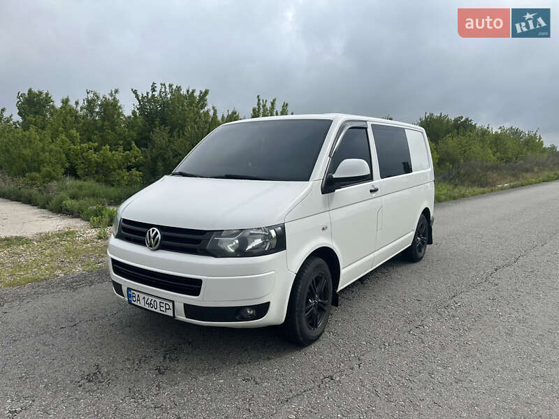 Грузопассажирский фургон Volkswagen Transporter 2015 в 