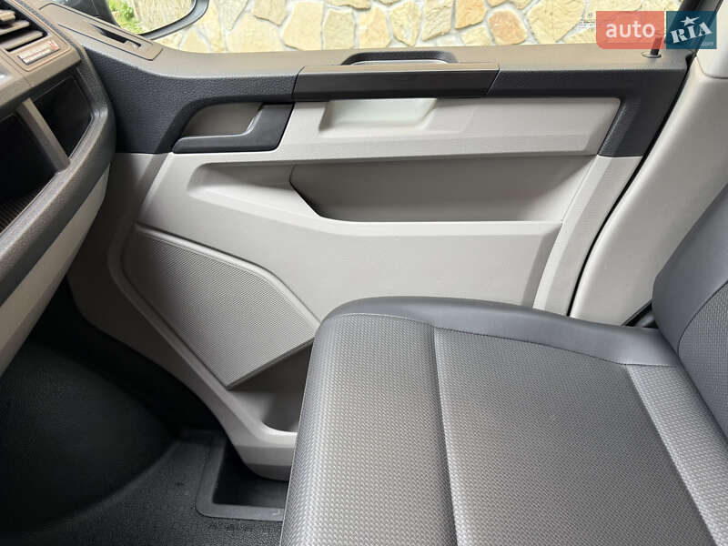 Вантажний фургон Volkswagen Transporter 2019 в Тячеві