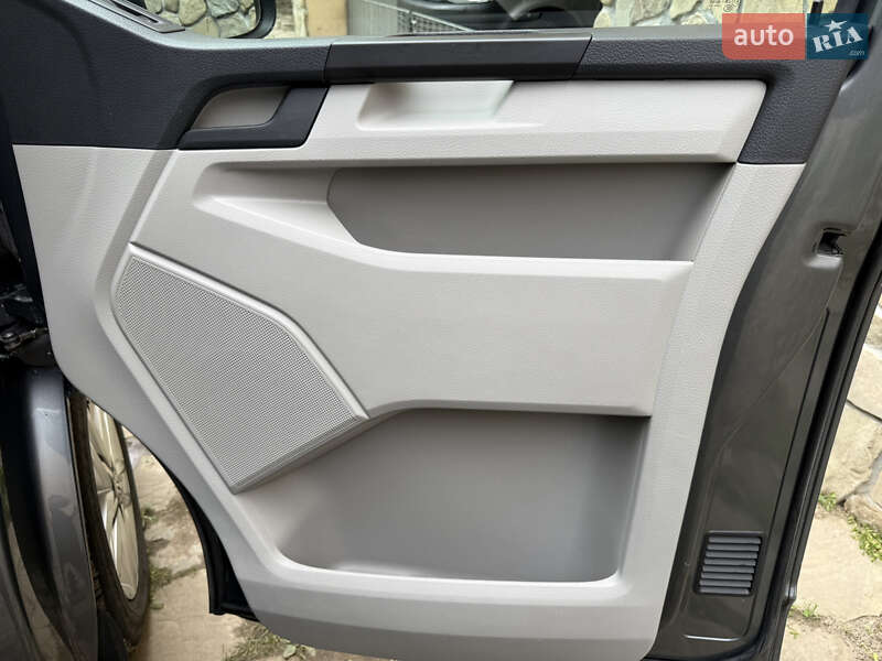 Вантажний фургон Volkswagen Transporter 2019 в Тячеві