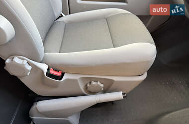 Минивэн Volkswagen Transporter 2015 в 