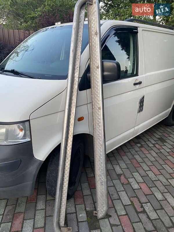 Вантажний фургон Volkswagen Transporter 2006 в Києві