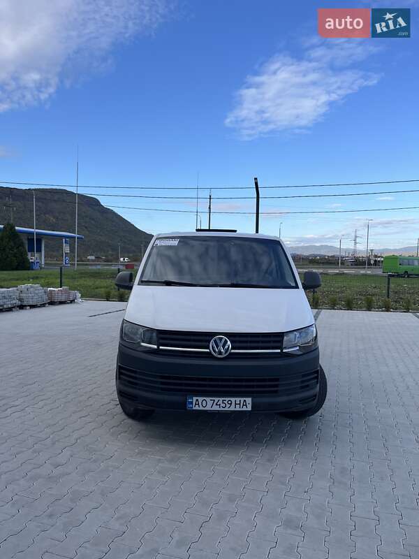 Мінівен Volkswagen Transporter 2016 в Хусті