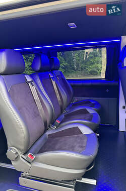 Мінівен Volkswagen Transporter 2017 в 