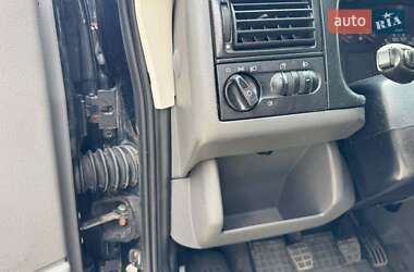 Мінівен Volkswagen Transporter 2002 в 