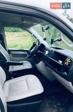 Минивэн Volkswagen Transporter 2015 в 