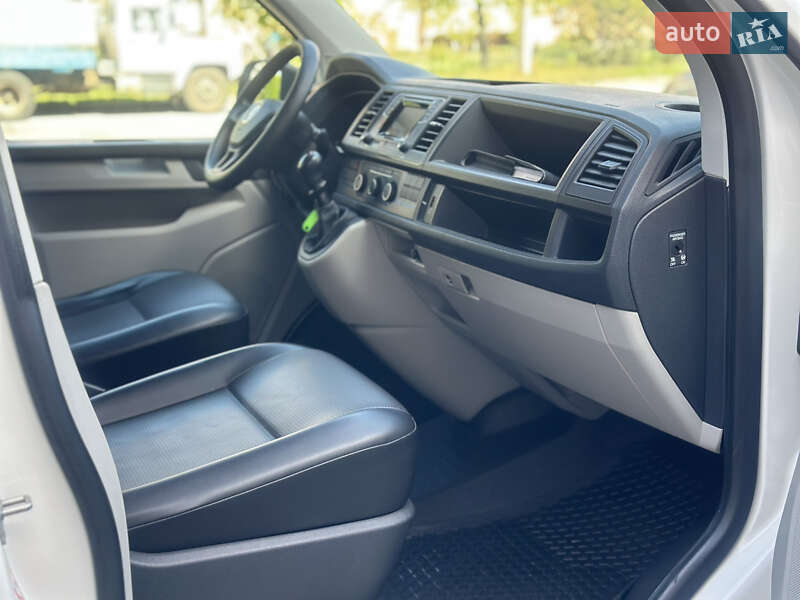 Вантажний фургон Volkswagen Transporter 2018 в Дубні