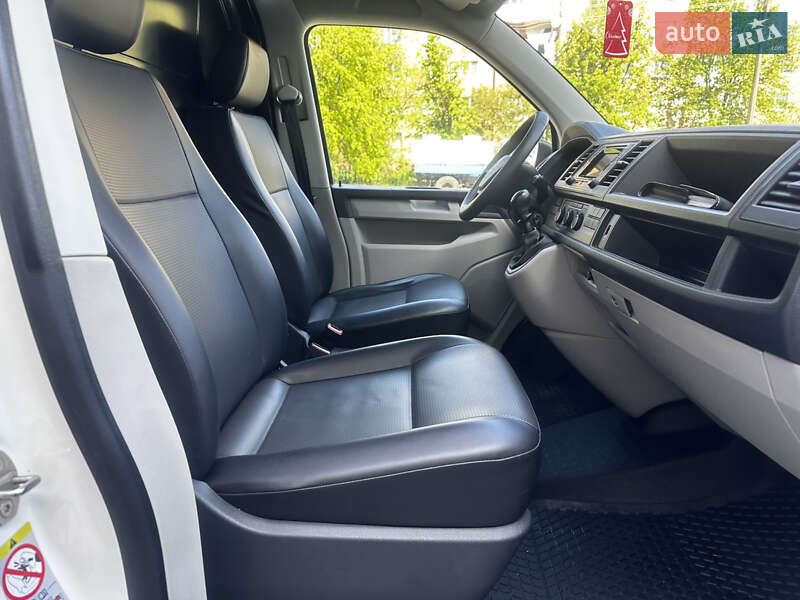 Вантажний фургон Volkswagen Transporter 2018 в Дубні