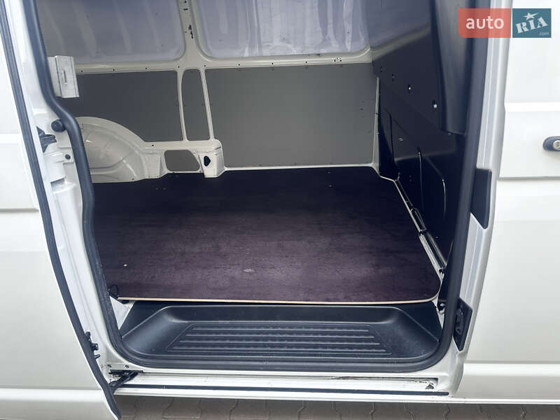 Вантажний фургон Volkswagen Transporter 2018 в Дубні