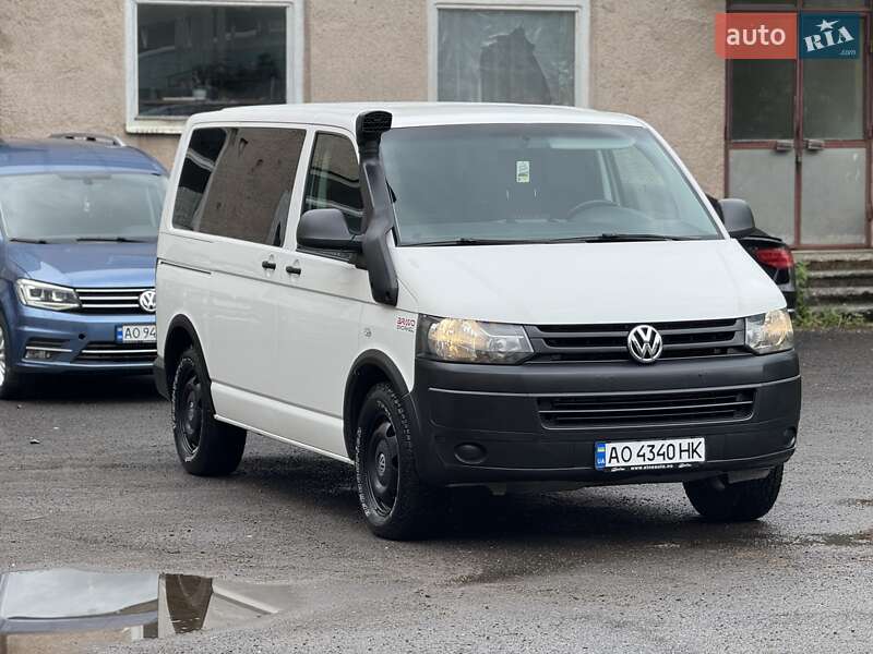Минивэн Volkswagen Transporter 2014 в 