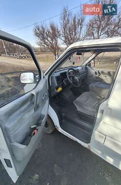 Мінівен Volkswagen Transporter 2000 в 