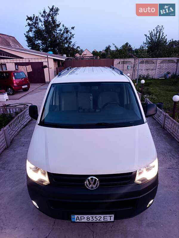 Грузопассажирский фургон Volkswagen Transporter 2010 в 