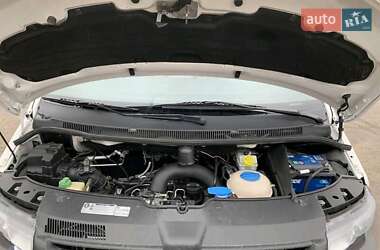 Грузопассажирский фургон Volkswagen Transporter 2010 в 