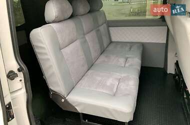 Грузопассажирский фургон Volkswagen Transporter 2010 в 