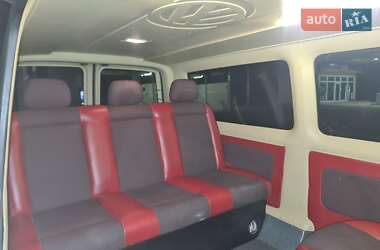 Минивэн Volkswagen Transporter 2010 в 
