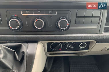 Минивэн Volkswagen Transporter 2017 в 