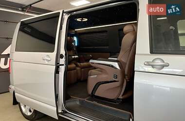 Минивэн Volkswagen Transporter 2019 в 