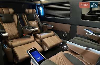 Минивэн Volkswagen Transporter 2019 в 
