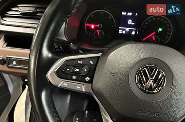 Минивэн Volkswagen Transporter 2019 в 