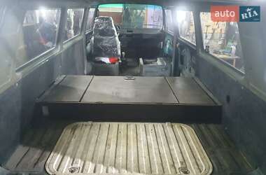 Минивэн Volkswagen Transporter 1984 в 