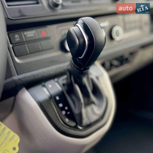 Вантажний фургон Volkswagen Transporter 2018 в Києві