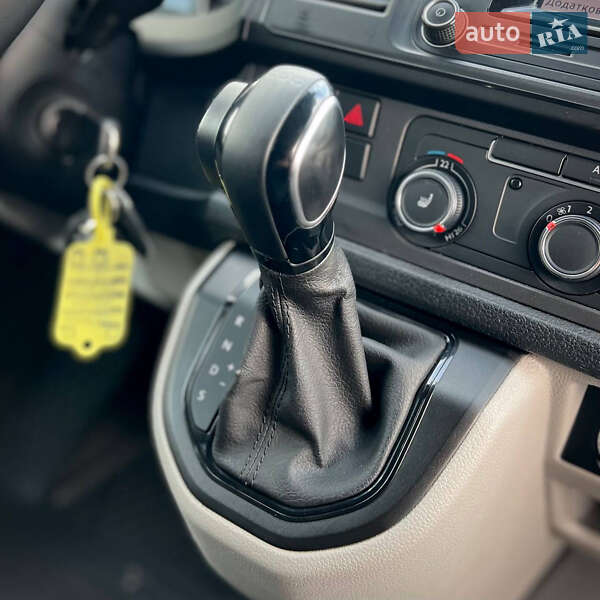 Вантажний фургон Volkswagen Transporter 2018 в Києві