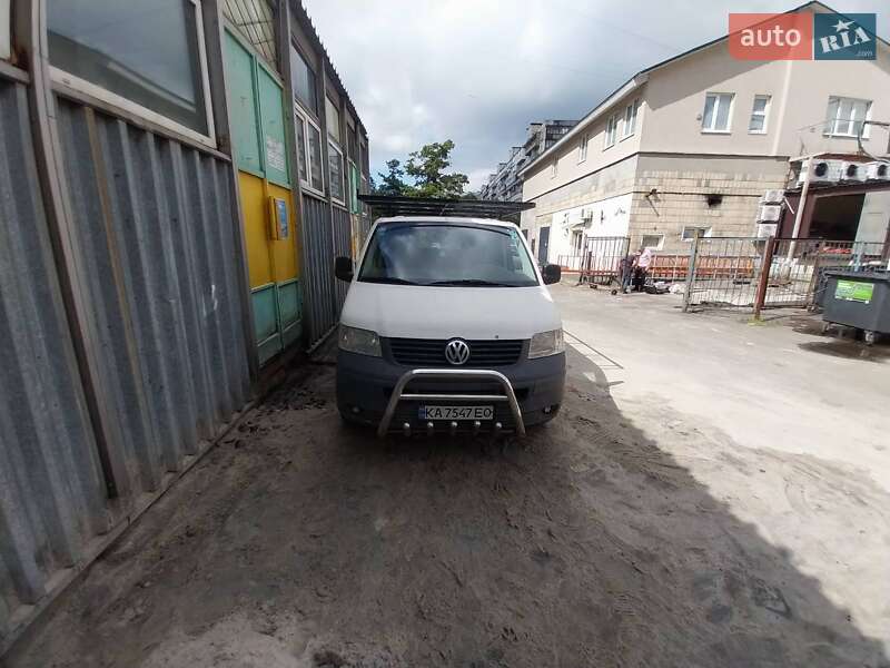 Грузовой фургон Volkswagen Transporter 2006 в 