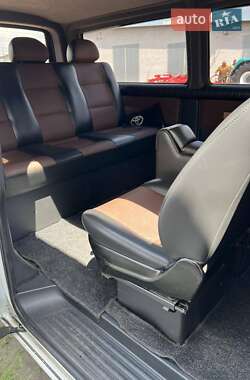Минивэн Volkswagen Transporter 2010 в 